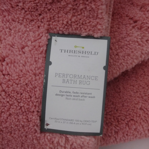 NWT Threshold Performance Bath Rug 37x23 in. Coral - Picture 1 of 3